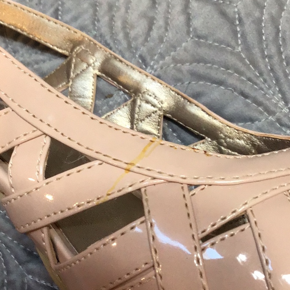 Bandolino Jorkins light pink heels. - Picture 4 of 5